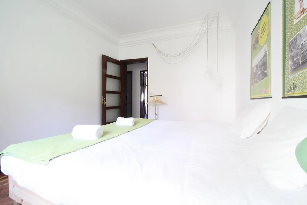 Apartment Central Terrace In Lisbon For Groups