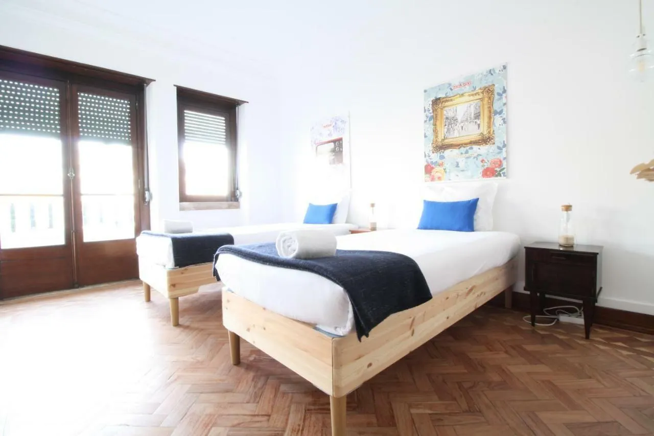 Apartment Central Terrace In Lisbon For Groups